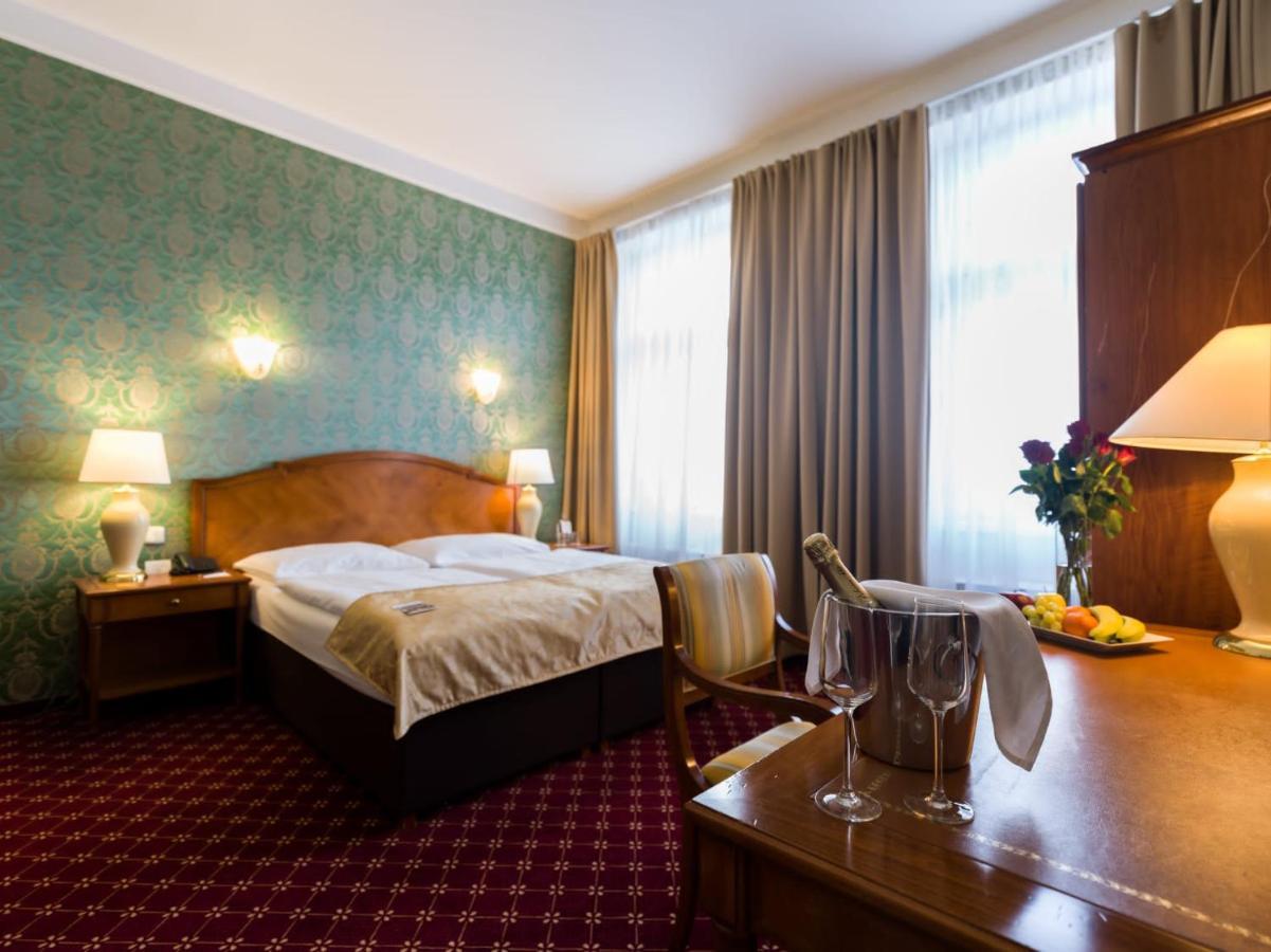 Hotel St George - Czech Leading Hotels Прага Екстериор снимка